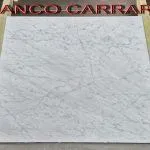 BIANCO CARRARA C/D SMALL - Bianco Carrara este una dintre cele mai cunoscute și apreciate marmuri naturale din lume