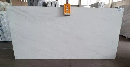 BIANCO RHINO extra NAM - Marmura BIANCO RHINO Extra NAM este o piatră naturală albă de înaltă calitate
