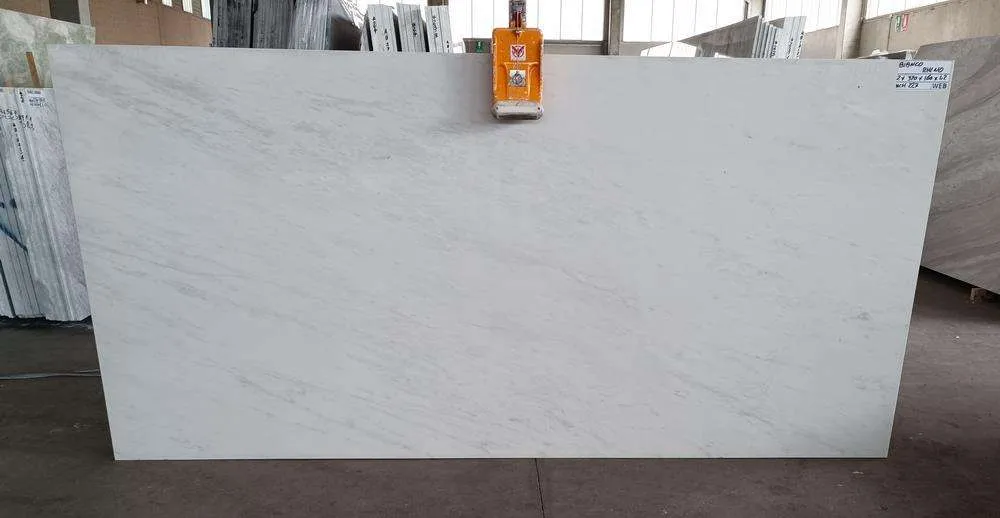 proiect - BIANCO RHINO extra NAM - Rhino White or Namibia White is a marble extracted in Namibia. It features a cristaline cold white background covered by cloudy white are grey areas. Ideal for internal spaces. BIANCO RHINO extra NAM - Marmura BIANCO RHINO Extra NAM este o piatră naturală albă de înaltă calitate